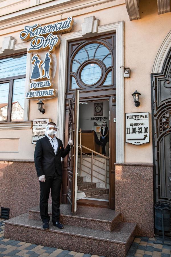 Panskiy Dvir Tsjernivsi Buitenkant foto